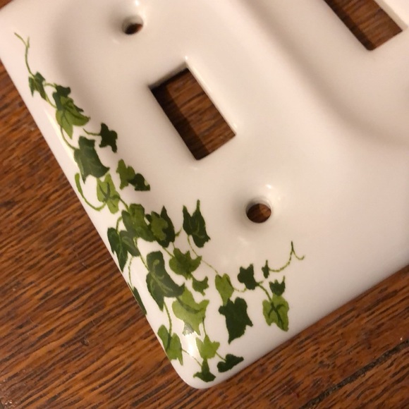 LEVITON Ceramic Ivy Vines Double Switch Wall Plate - Picture 2 of 4